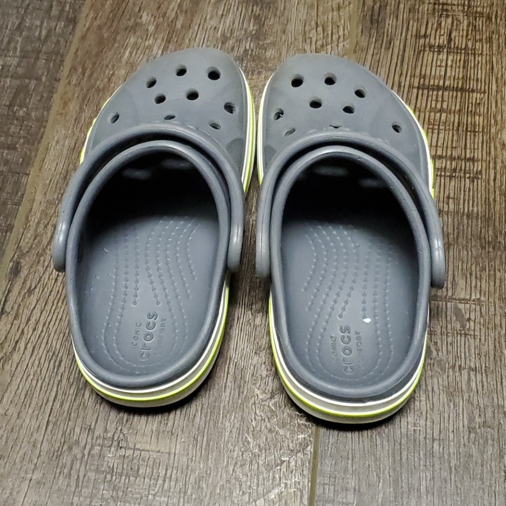 Size 9 kids Boys crocs gray_2